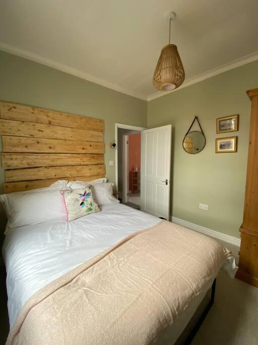 Sea Biscuit Cottage, Scarborough Extérieur photo