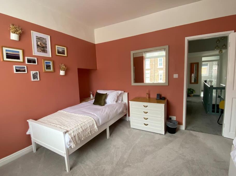 Sea Biscuit Cottage, Scarborough Extérieur photo